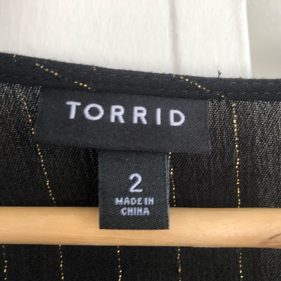 Torrid black gauze smocked babydoll blouse Size 2X - Picture 4 of 8